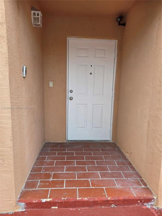 For Sale: $385,000 (3 beds, 2 baths, 1050 Square Feet)