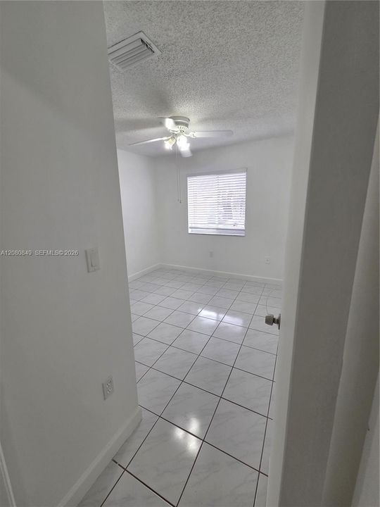 For Sale: $385,000 (3 beds, 2 baths, 1050 Square Feet)