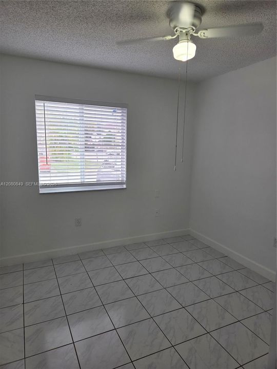 For Sale: $385,000 (3 beds, 2 baths, 1050 Square Feet)
