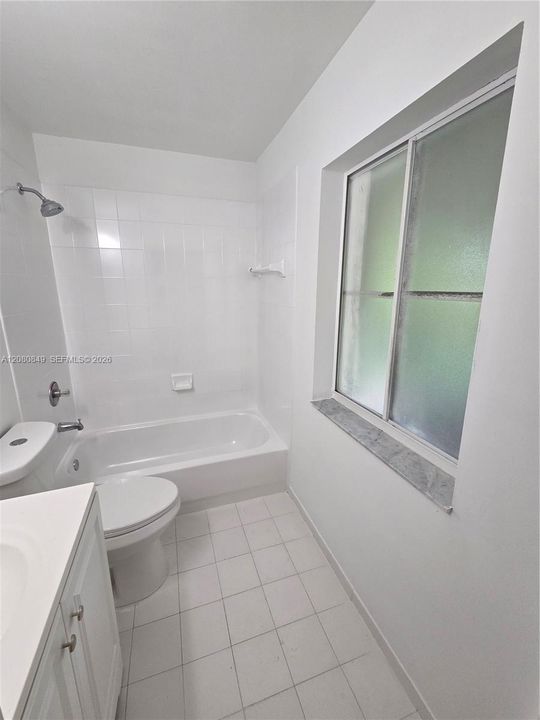 For Sale: $385,000 (3 beds, 2 baths, 1050 Square Feet)