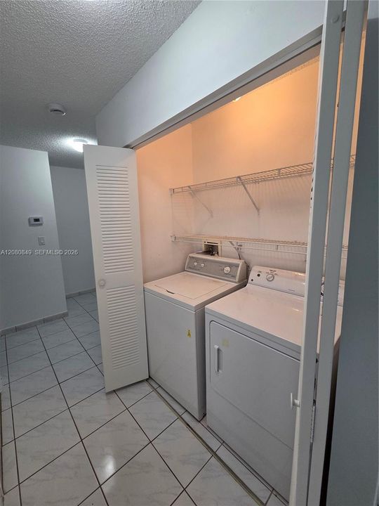 For Sale: $385,000 (3 beds, 2 baths, 1050 Square Feet)
