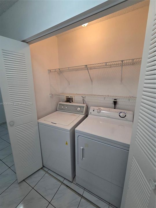 For Sale: $385,000 (3 beds, 2 baths, 1050 Square Feet)