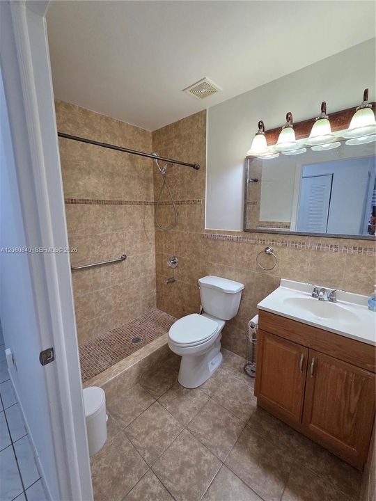 For Sale: $385,000 (3 beds, 2 baths, 1050 Square Feet)