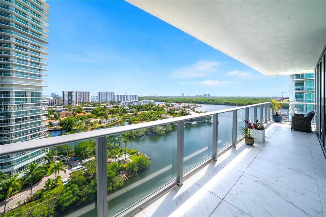En Venta: $1,720,000 (3 camas, 3 baños, 1892 Pies cuadrados)
