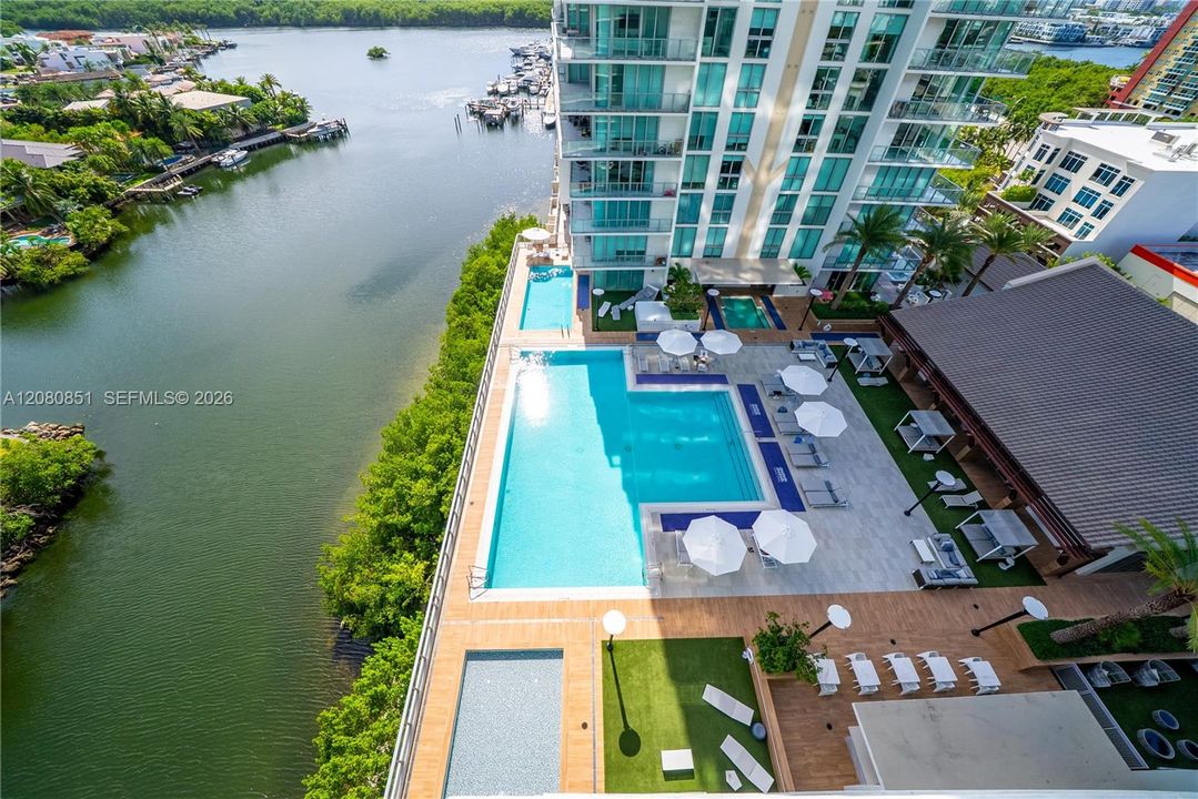 En Venta: $1,720,000 (3 camas, 3 baños, 1892 Pies cuadrados)