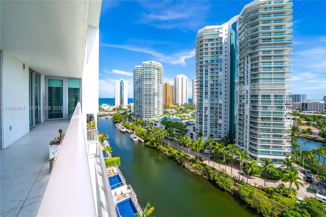 En Venta: $1,720,000 (3 camas, 3 baños, 1892 Pies cuadrados)