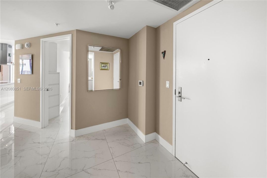 En Venta: $1,720,000 (3 camas, 3 baños, 1892 Pies cuadrados)