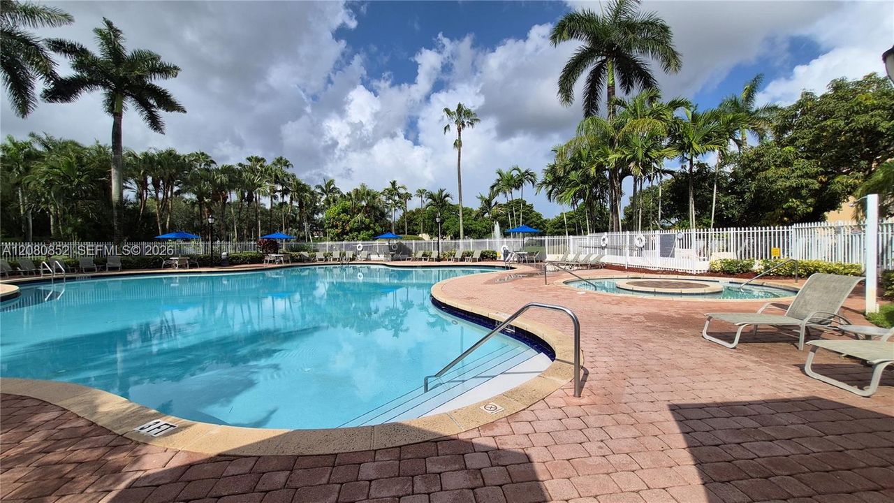 For Sale: $495,000 (3 beds, 3 baths, 1694 Square Feet)