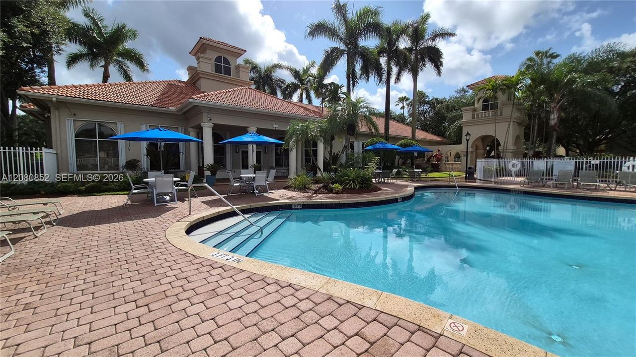 For Sale: $495,000 (3 beds, 3 baths, 1694 Square Feet)