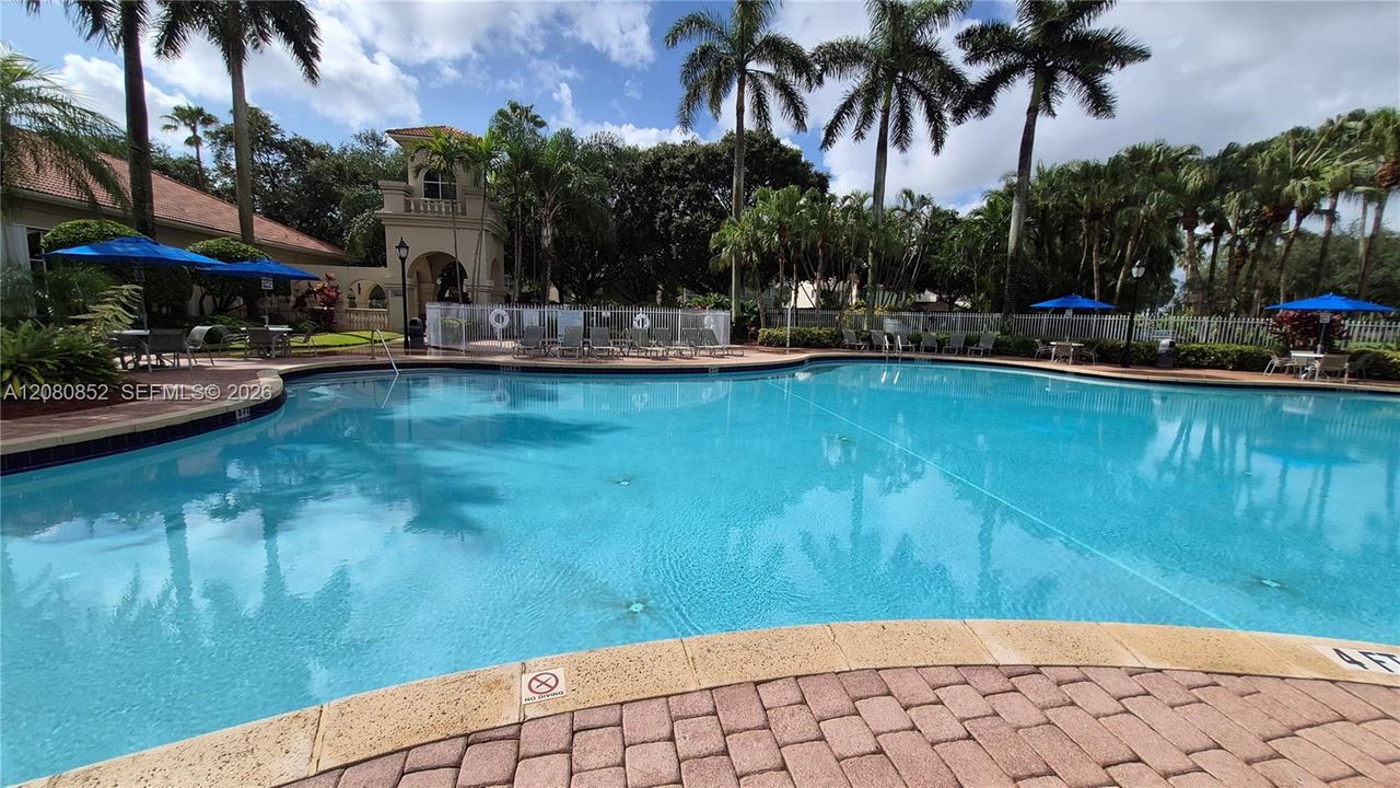 For Sale: $495,000 (3 beds, 3 baths, 1694 Square Feet)