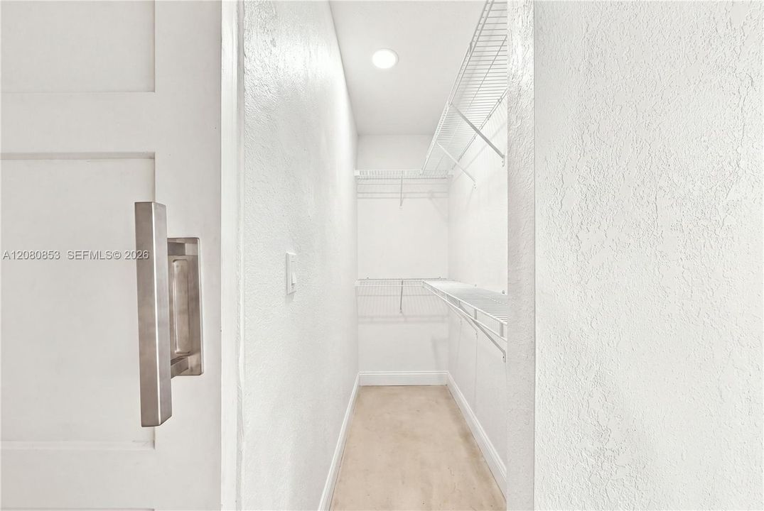 For Sale: $565,000 (3 beds, 2 baths, 1012 Square Feet)