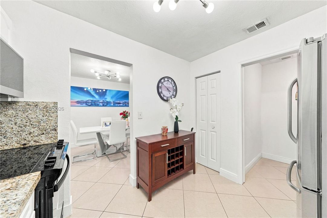 For Sale: $565,000 (3 beds, 2 baths, 1012 Square Feet)