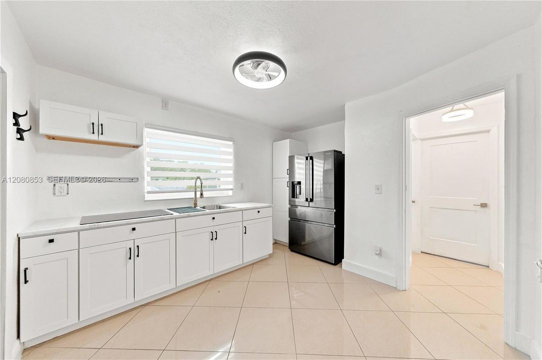 For Sale: $565,000 (3 beds, 2 baths, 1012 Square Feet)