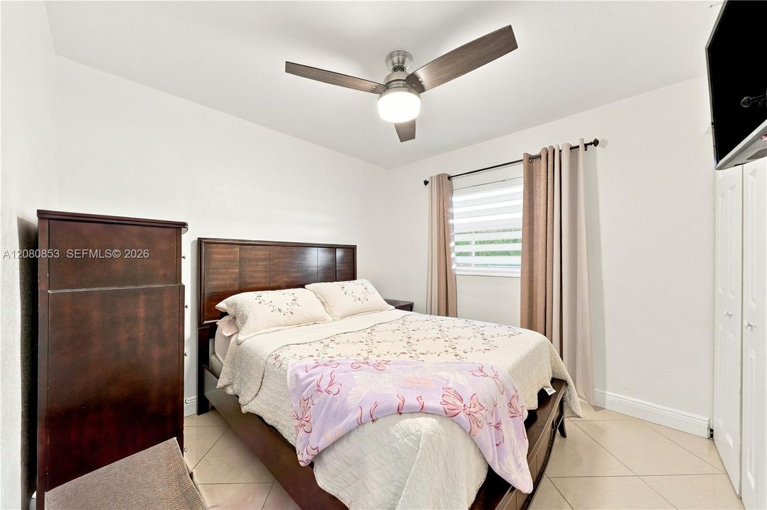 For Sale: $565,000 (3 beds, 2 baths, 1012 Square Feet)