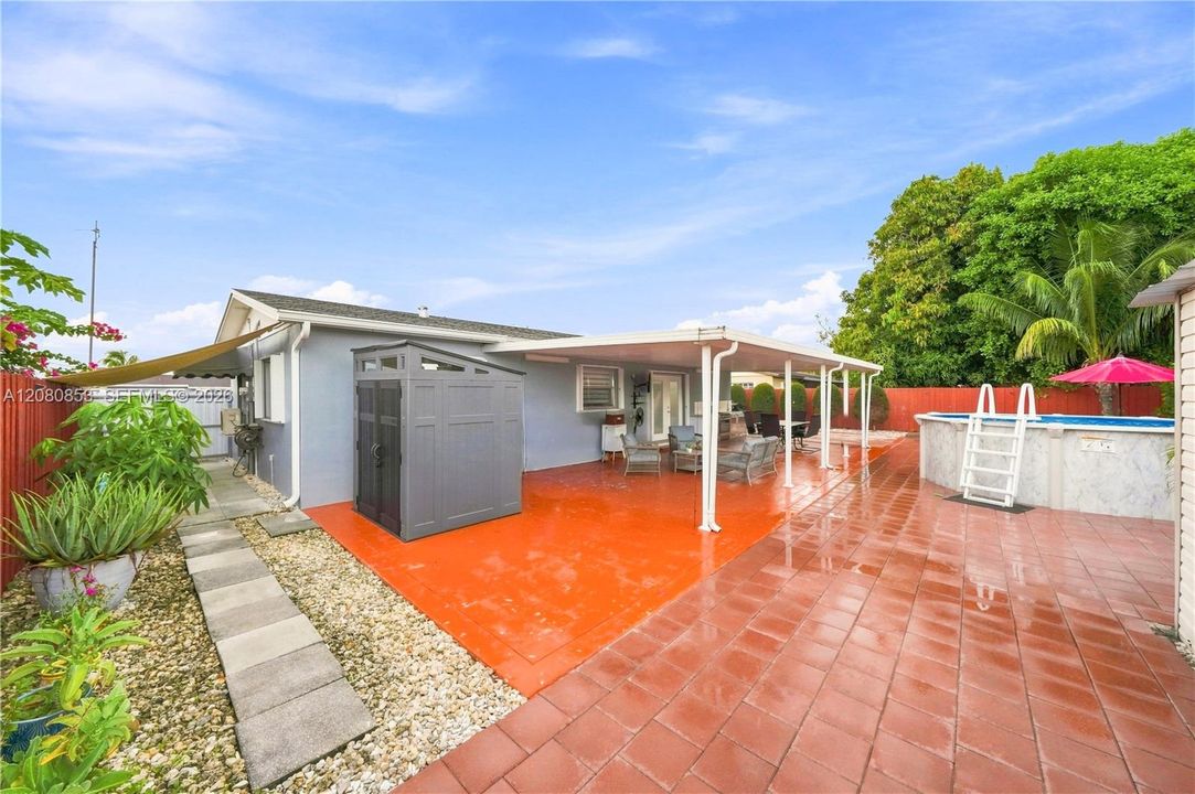 For Sale: $565,000 (3 beds, 2 baths, 1012 Square Feet)