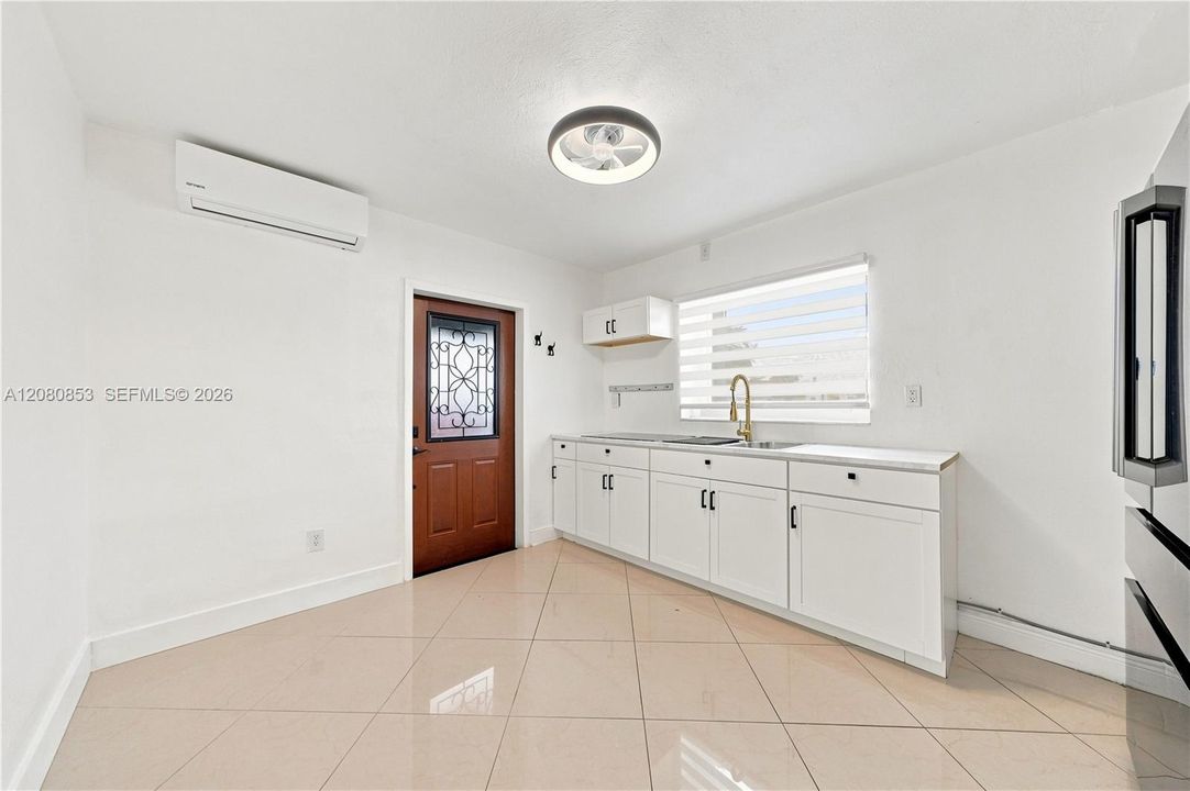 For Sale: $565,000 (3 beds, 2 baths, 1012 Square Feet)