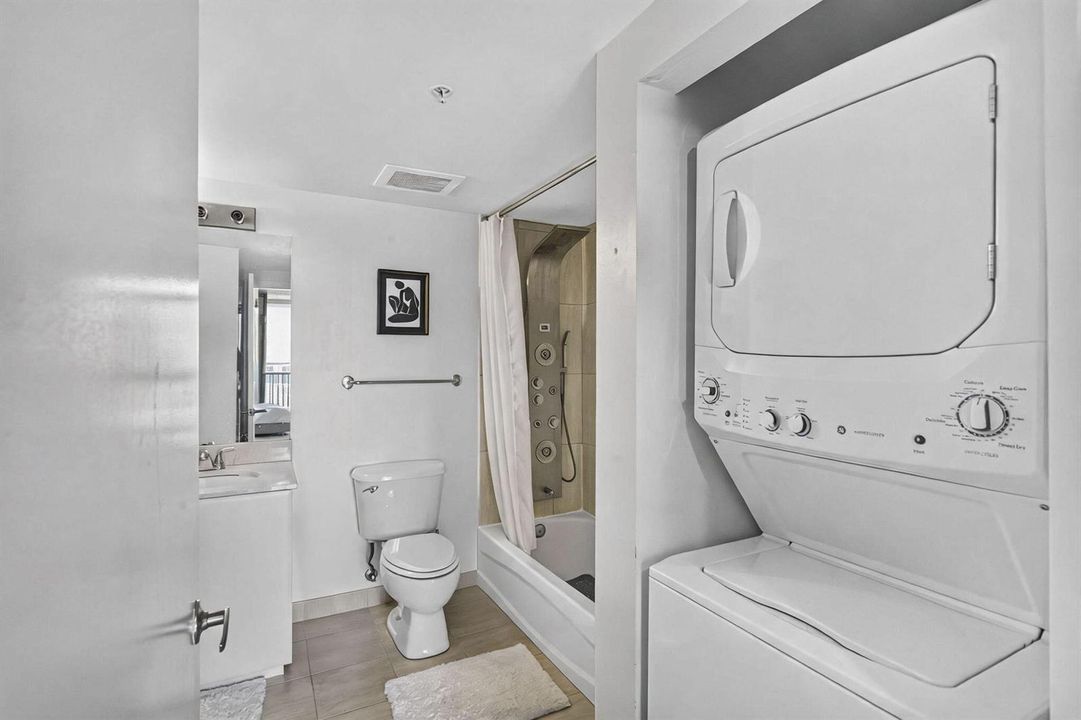 24-web-or-mls-Laundry