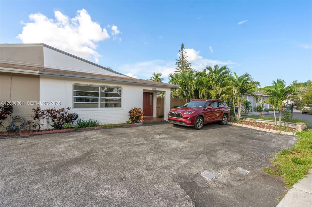 For Rent: $2,500 (2 beds, 2 baths, 1174 Square Feet)