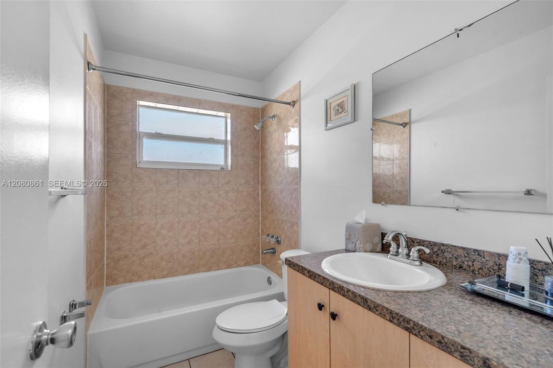 For Rent: $2,500 (2 beds, 2 baths, 1174 Square Feet)