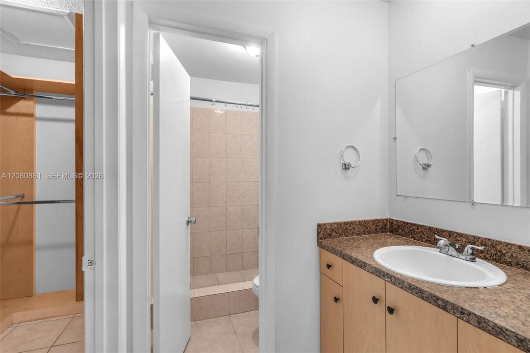 For Rent: $2,500 (2 beds, 2 baths, 1174 Square Feet)