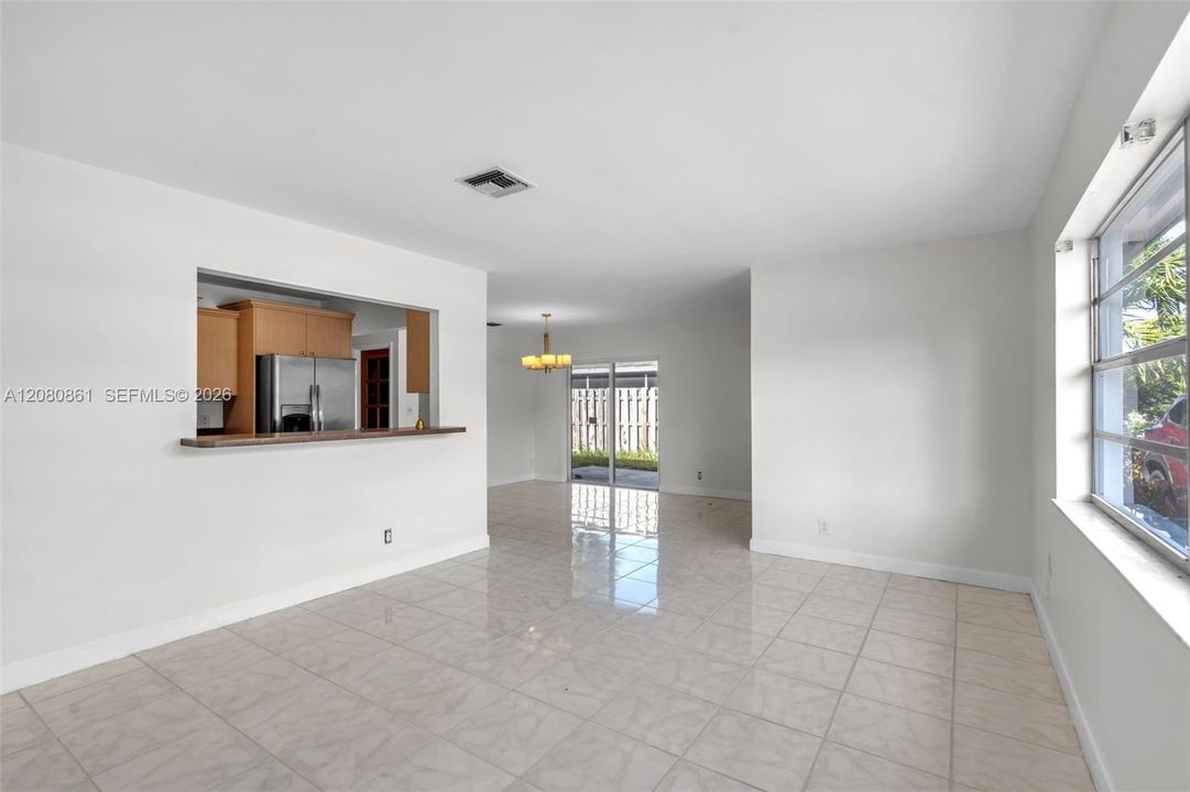 For Rent: $2,500 (2 beds, 2 baths, 1174 Square Feet)