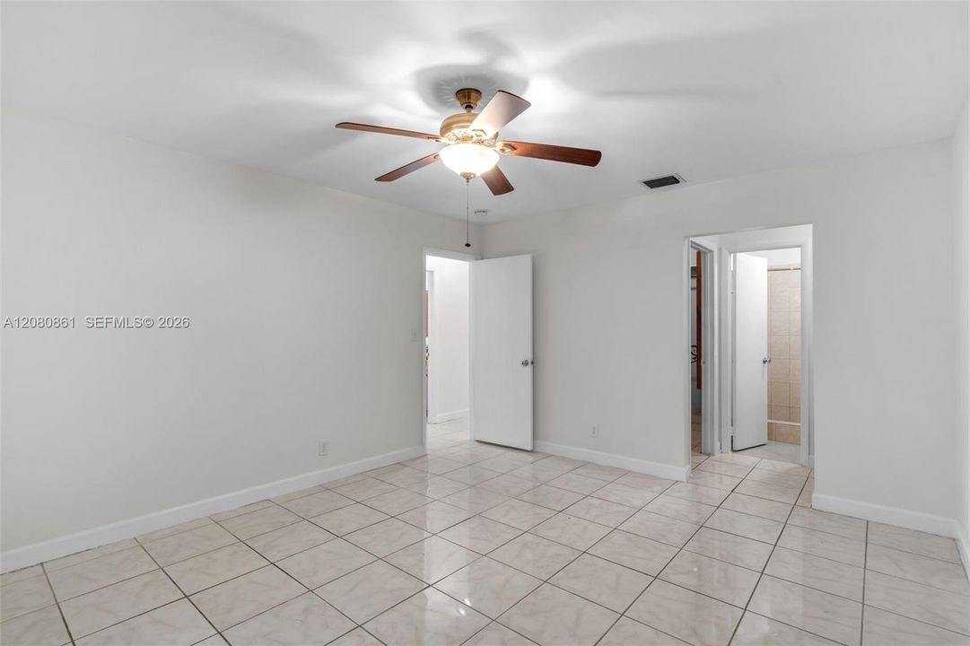 For Rent: $2,500 (2 beds, 2 baths, 1174 Square Feet)