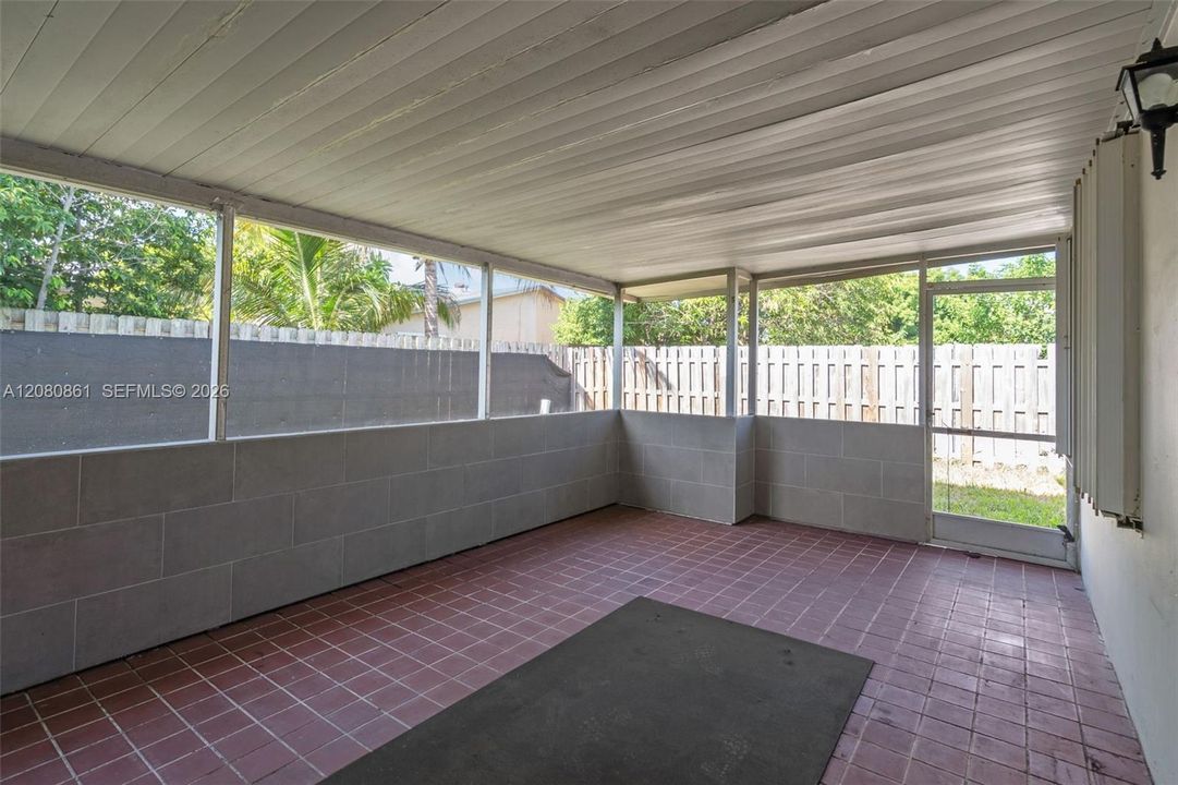For Rent: $2,500 (2 beds, 2 baths, 1174 Square Feet)