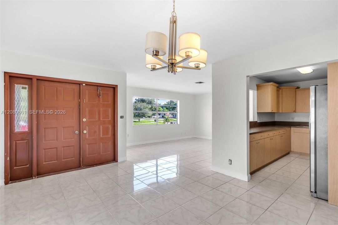 For Rent: $2,500 (2 beds, 2 baths, 1174 Square Feet)