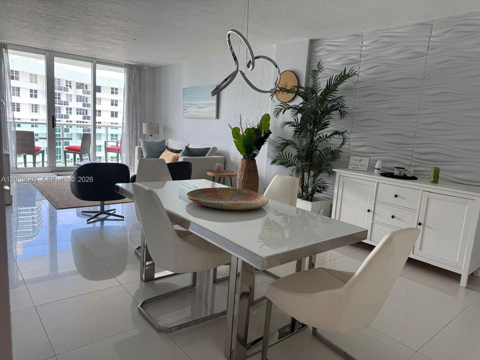 В аренду: $3,500 (1 спален, 1 ванн, 874 Квадратных фут)