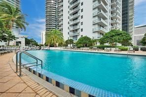 For Sale: $404,900 (1 beds, 1 baths, 1066 Square Feet)