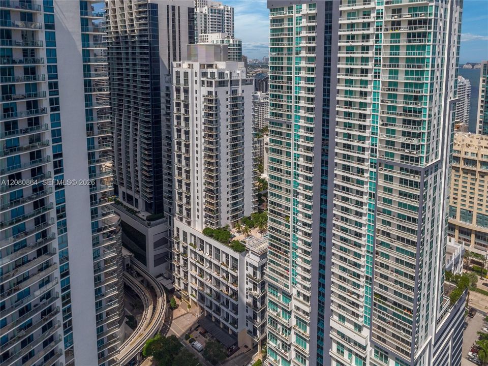 For Sale: $419,900 (1 beds, 1 baths, 1066 Square Feet)