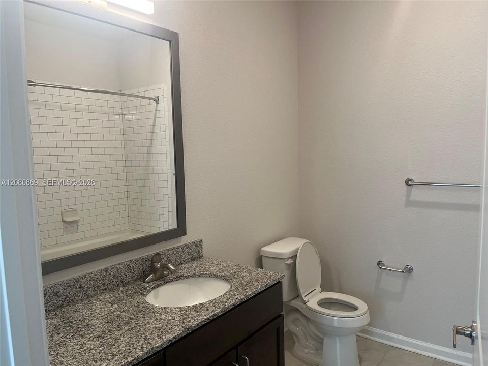 For Rent: $1,400 (3 beds, 2 baths, 1175 Square Feet)