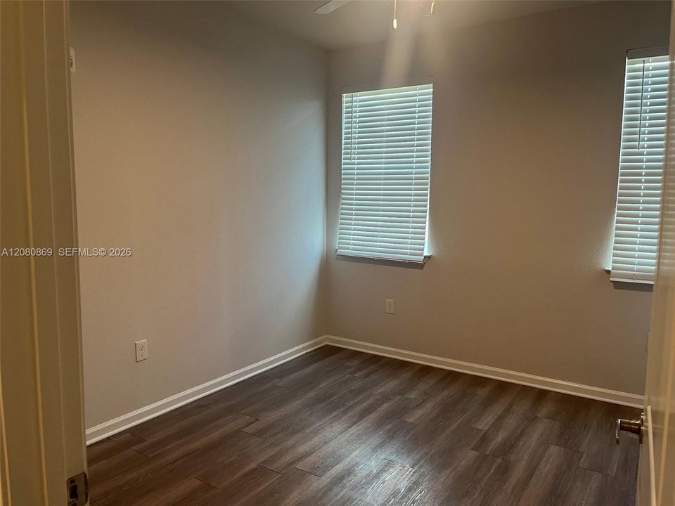 For Rent: $1,400 (3 beds, 2 baths, 1175 Square Feet)