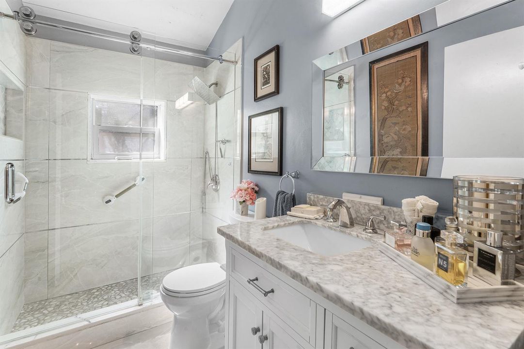 2nd bathroom