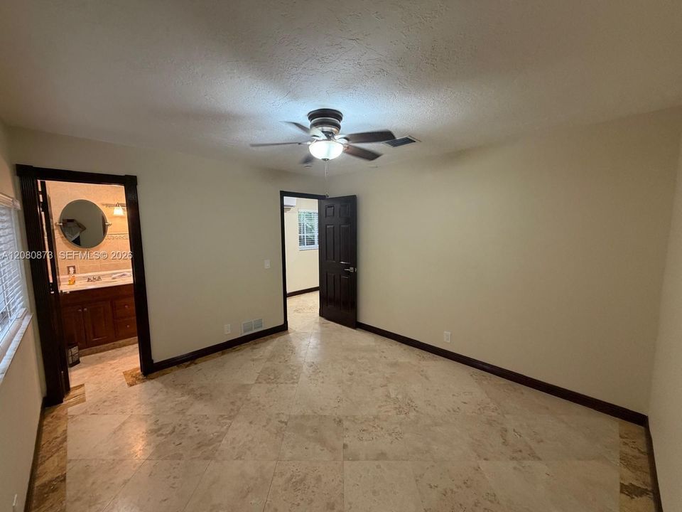 En Renta: $1,550 (1 camas, 1 baños, 2341 Pies cuadrados)