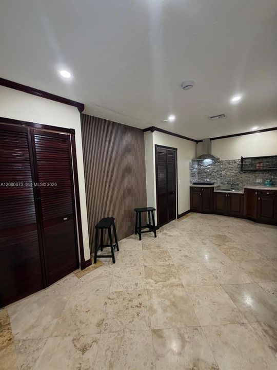 En Renta: $1,550 (1 camas, 1 baños, 2341 Pies cuadrados)