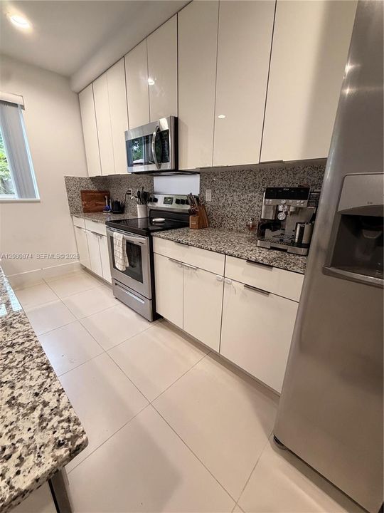 En Renta: $3,200 (4 camas, 3 baños, 1758 Pies cuadrados)