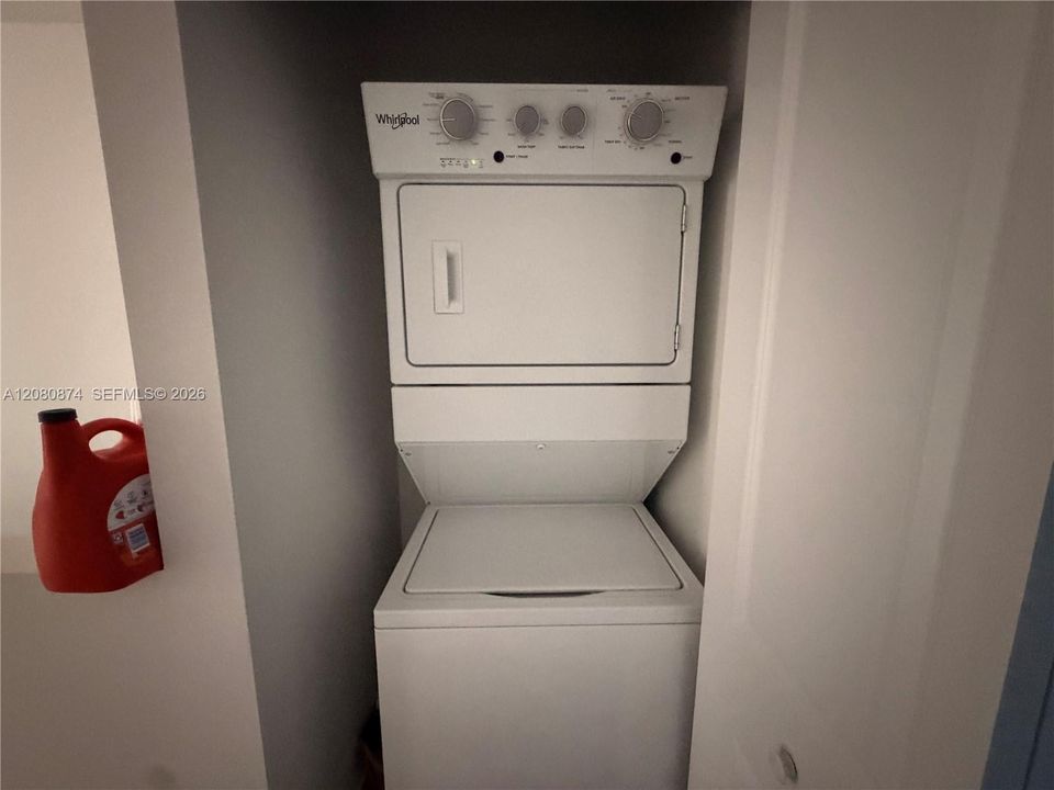 En Renta: $3,200 (4 camas, 3 baños, 1758 Pies cuadrados)