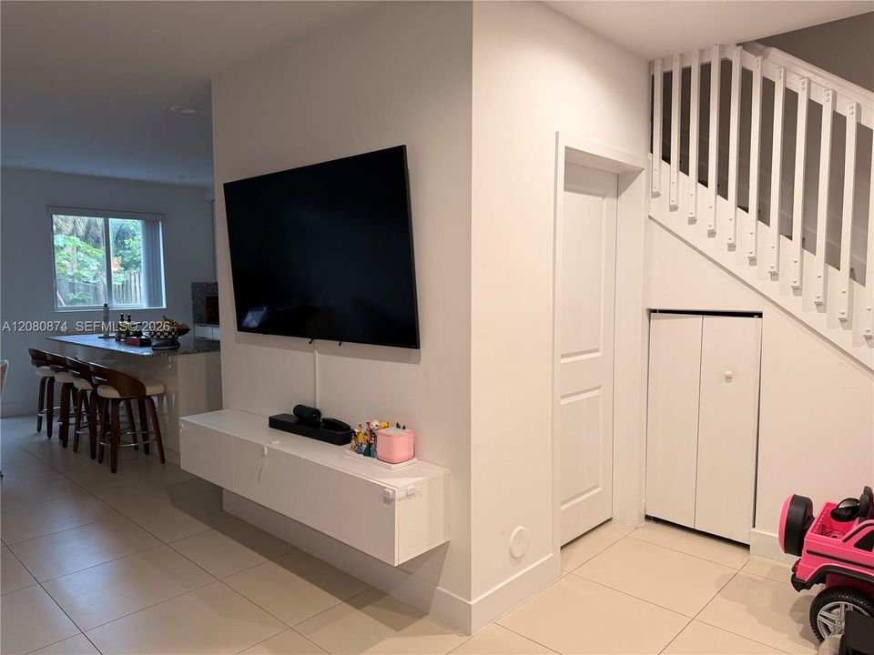En Renta: $3,200 (4 camas, 3 baños, 1758 Pies cuadrados)