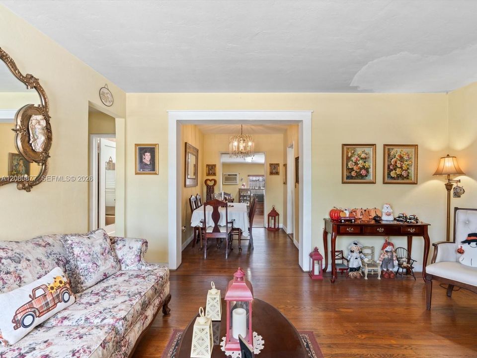 На продажу: $725,000 (4 спален, 3 ванн, 1746 Квадратных фут)