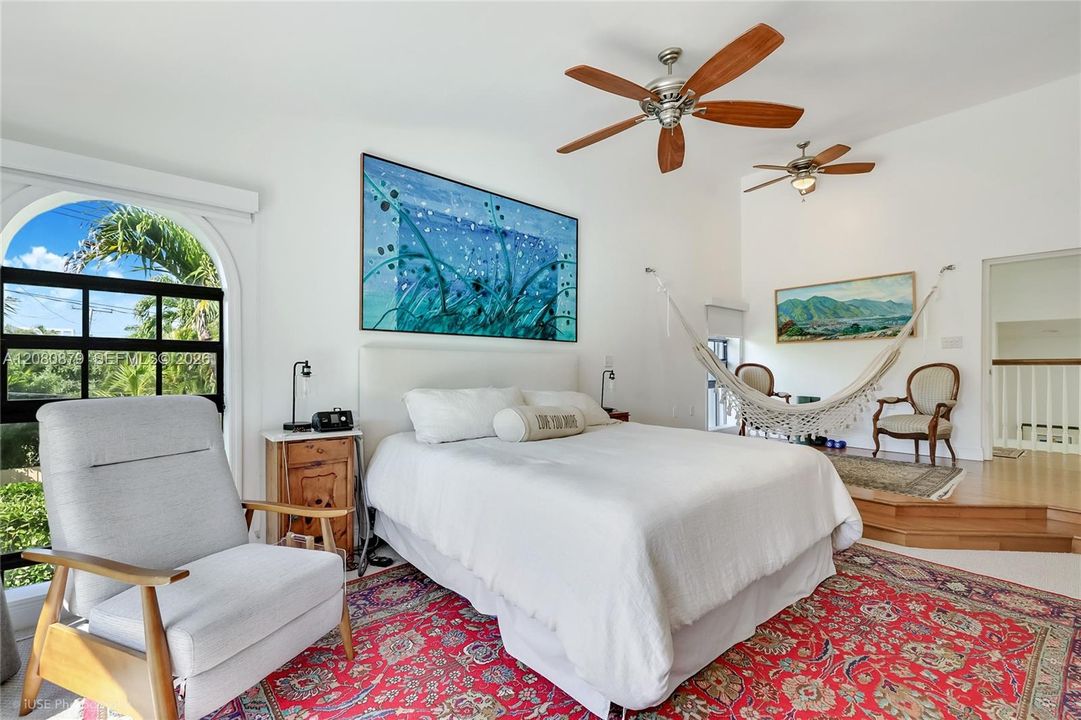 For Sale: $2,795,000 (3 beds, 3 baths, 1650 Square Feet)
