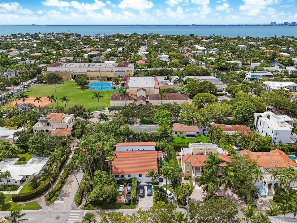 For Sale: $2,795,000 (3 beds, 3 baths, 1650 Square Feet)