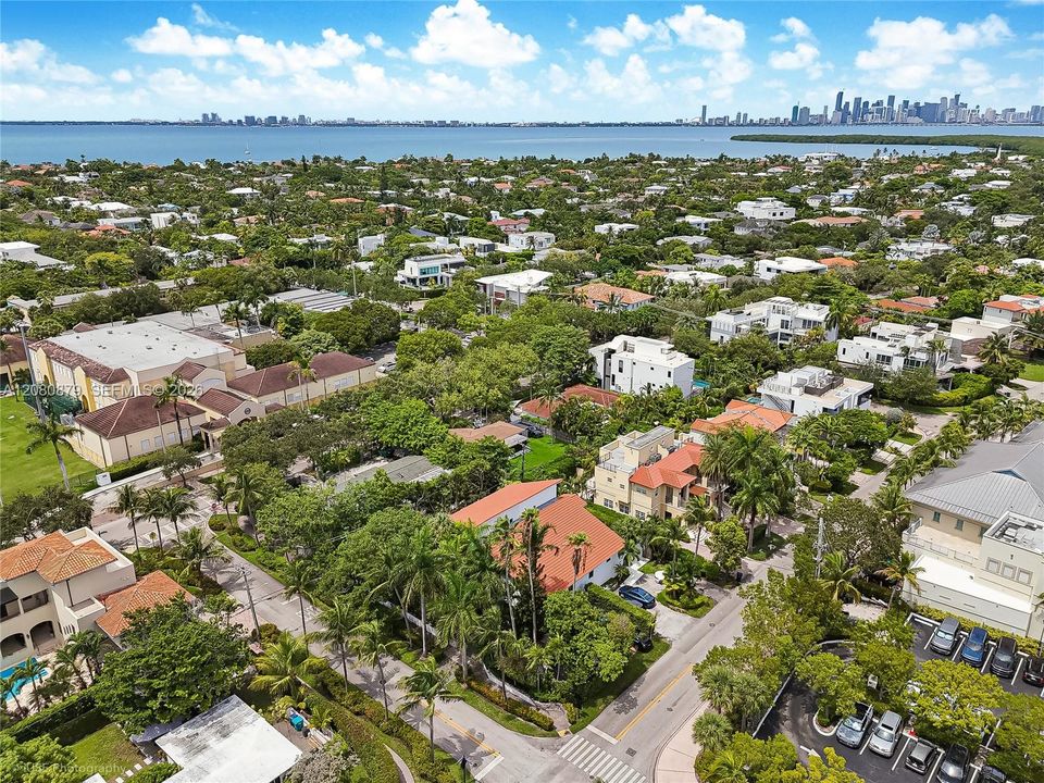 For Sale: $2,795,000 (3 beds, 3 baths, 1650 Square Feet)