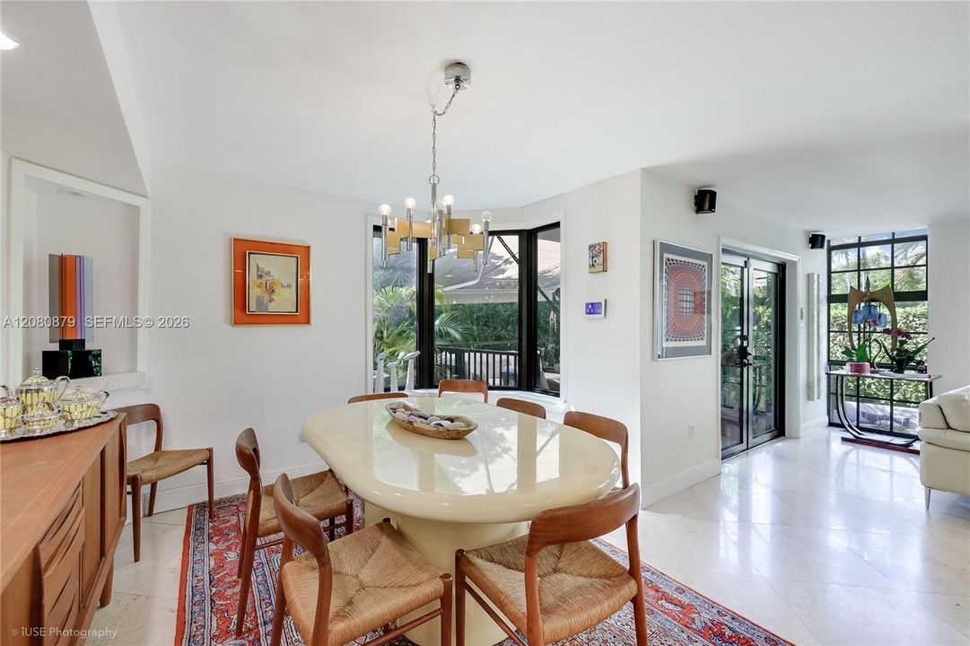 For Sale: $2,795,000 (3 beds, 3 baths, 1650 Square Feet)