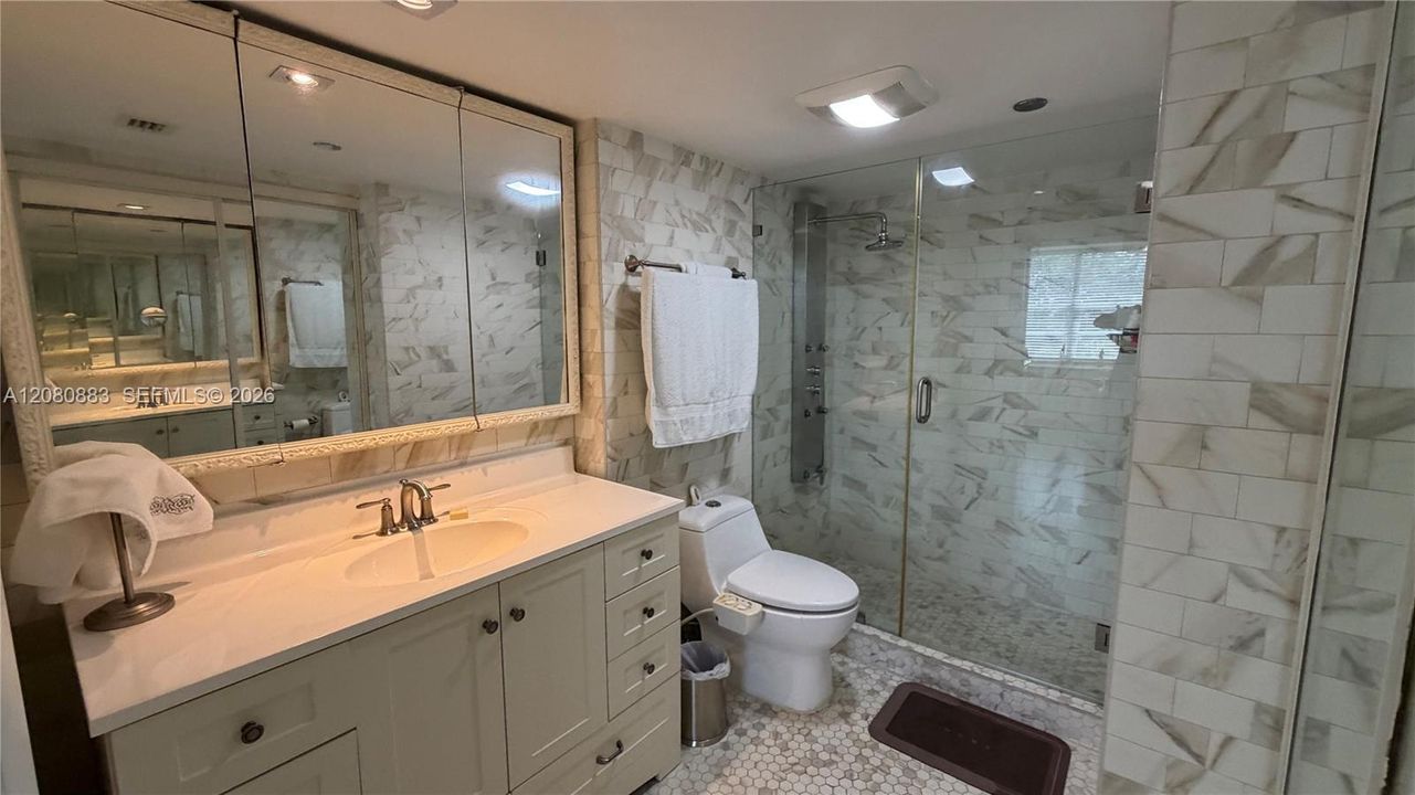 En Venta: $185,000 (2 camas, 2 baños, 1120 Pies cuadrados)