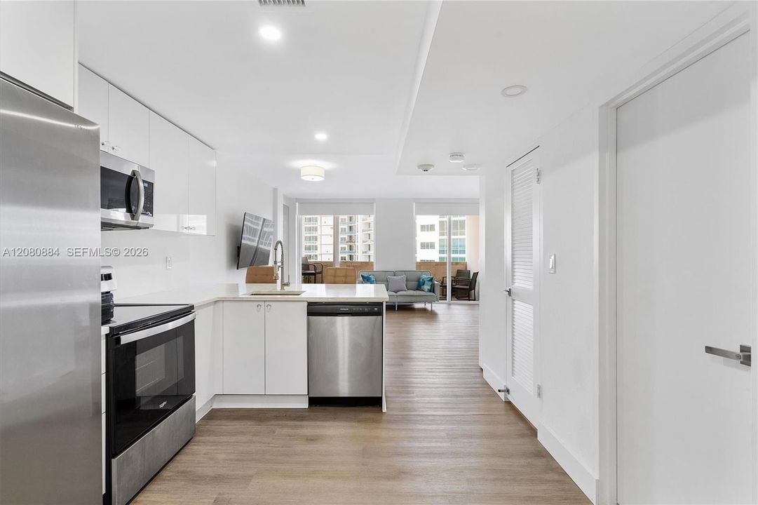 For Sale: $535,000 (0 beds, 1 baths, 483 Square Feet)