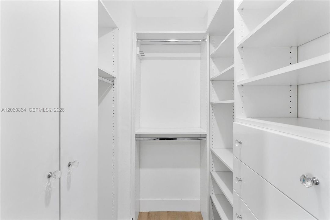 For Sale: $535,000 (0 beds, 1 baths, 483 Square Feet)