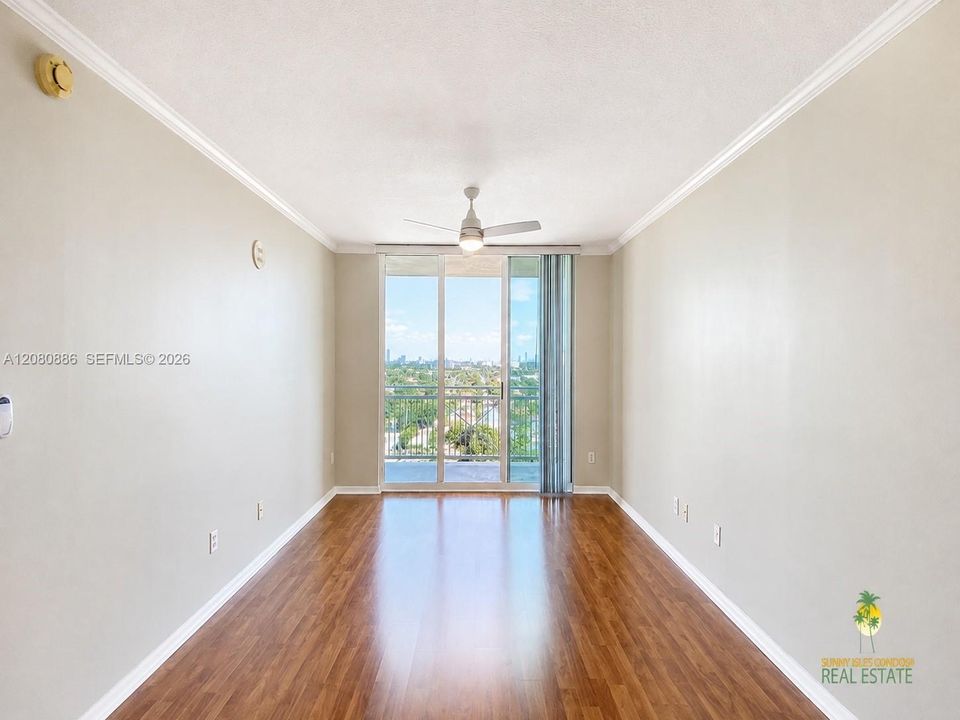 В аренду: $2,350 (1 спален, 1 ванн, 750 Квадратных фут)