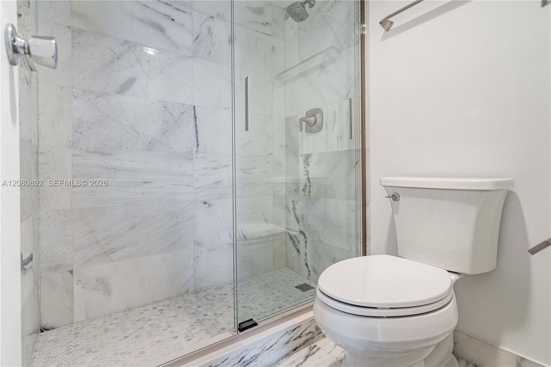 For Sale: $219,900 (1 beds, 1 baths, 896 Square Feet)