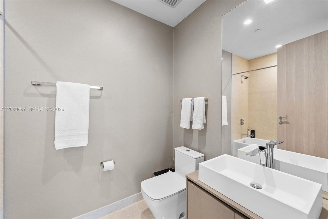 For Rent: $16,000 (3 beds, 3 baths, 1912 Square Feet)